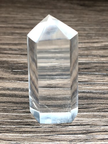 Pierre cristal de roche en prisme