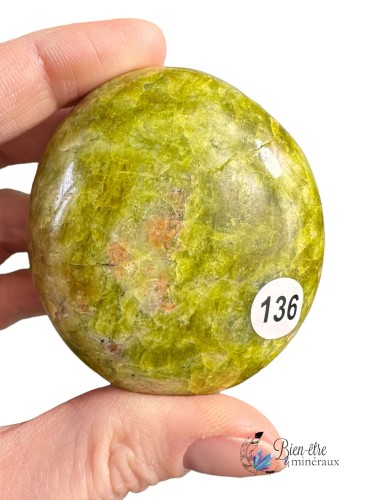 pierre opale verte de Madagascar