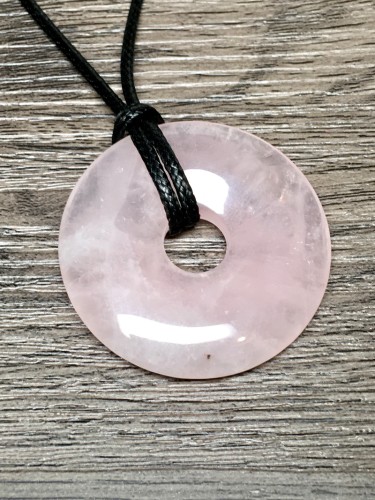pi chinois en pierre quartz rose