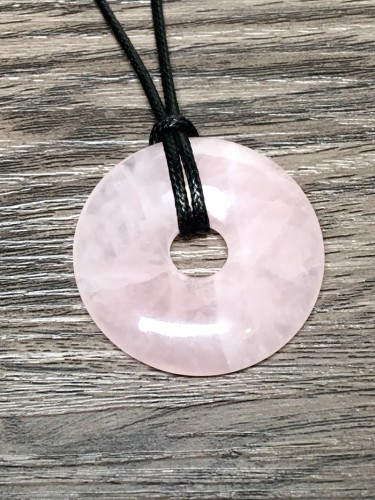 pi chinois en pierre quartz rose